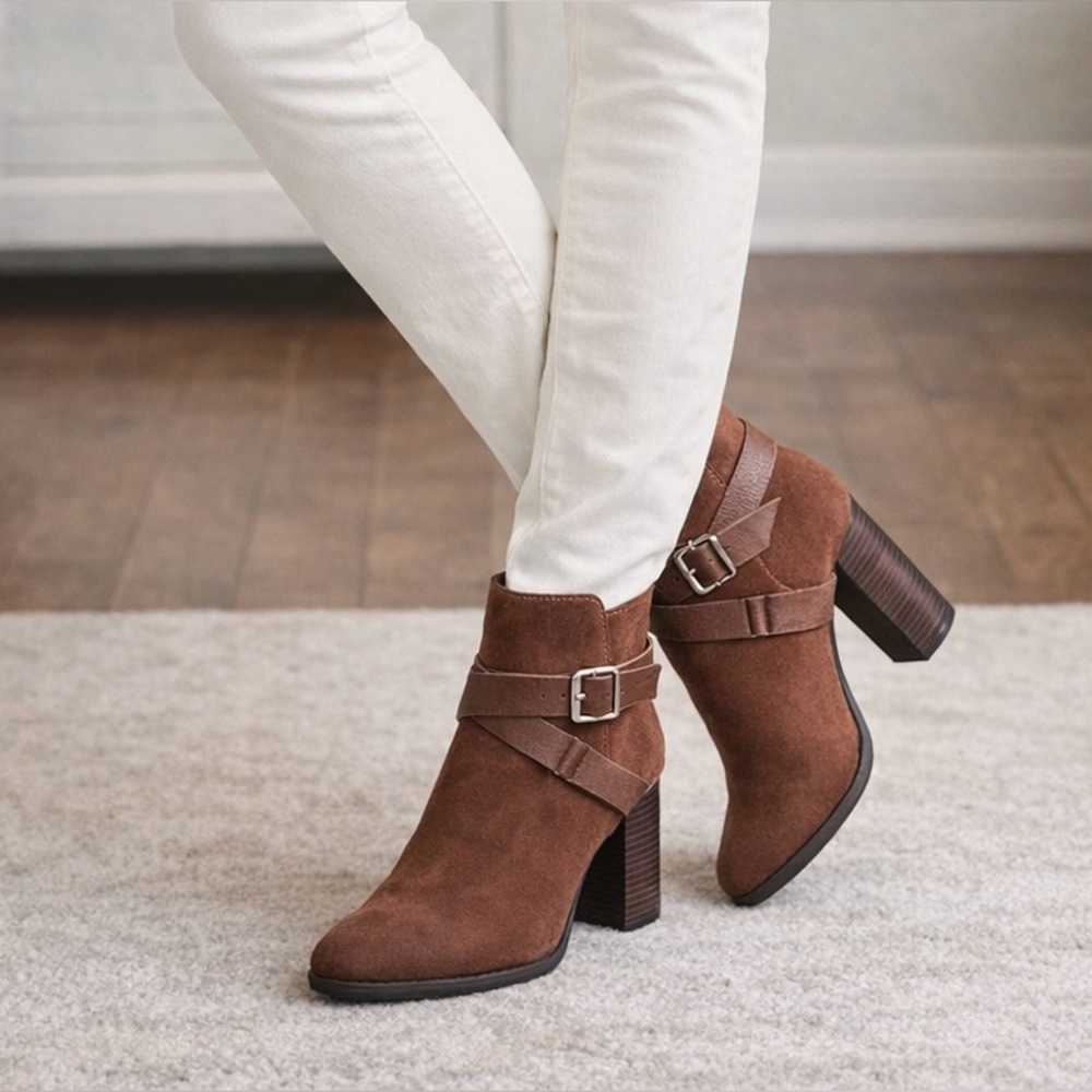 JustFab Zepplin Cross-Buckle Heeled Ankle Boot – Women’s Size 9.5